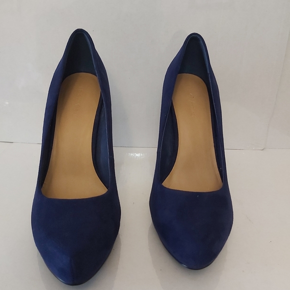 Le Chateau Purple Heels - Picture 3 of 6